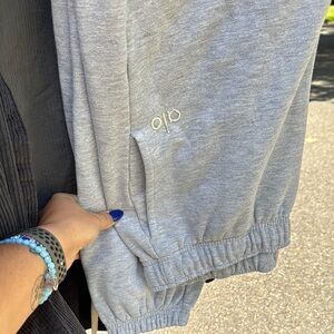 Alo sweats